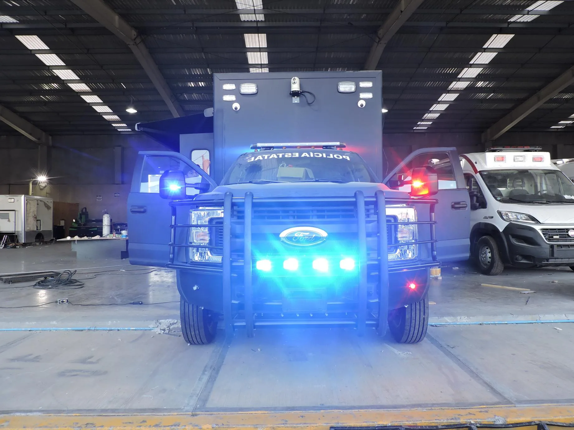 Unidad de control con luces encendidas